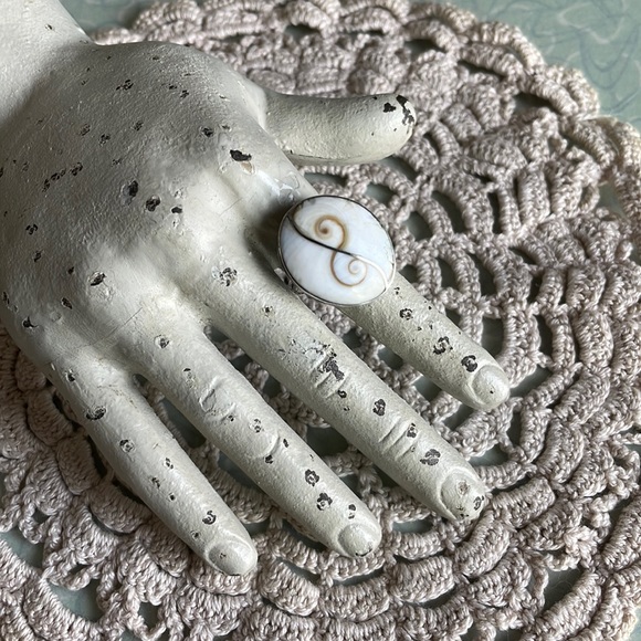 Eye Of Shiva Shell Ring, Sterling Silver, Sz. 5 - Picture 1 of 4